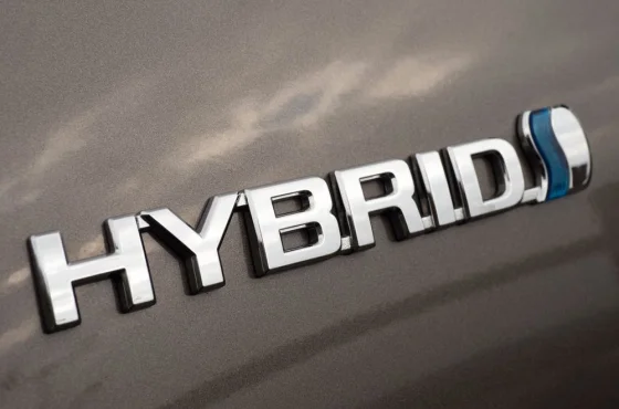 Os veículos híbridos plug-in (PHEVs) estão ganhando destaque entre os motoristas que buscam unir desempenho, economia e consciência ambiental.